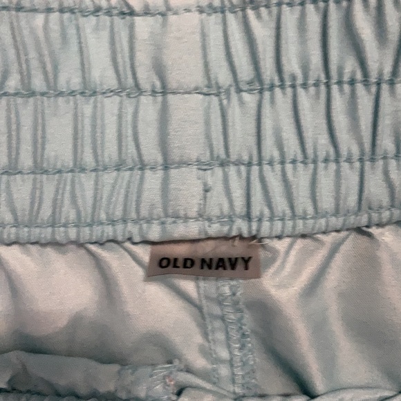 Old navy shorts - Picture 2 of 3